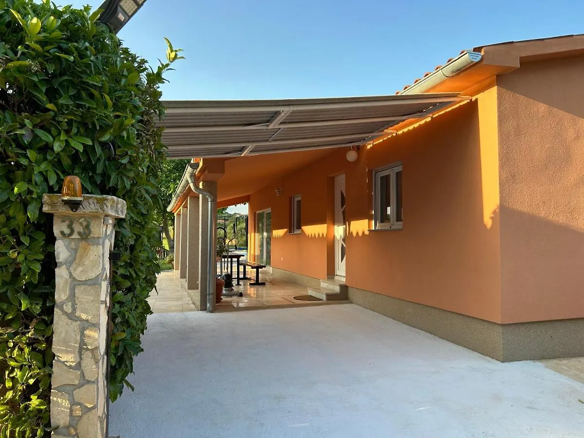 Vila Dora House With Wifi And Outdoor Swimming Pool Pula 0*,