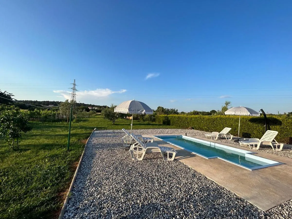 Holiday home Dora House With Wifi And Outdoor Swimming Pool Villa Pula Croatia