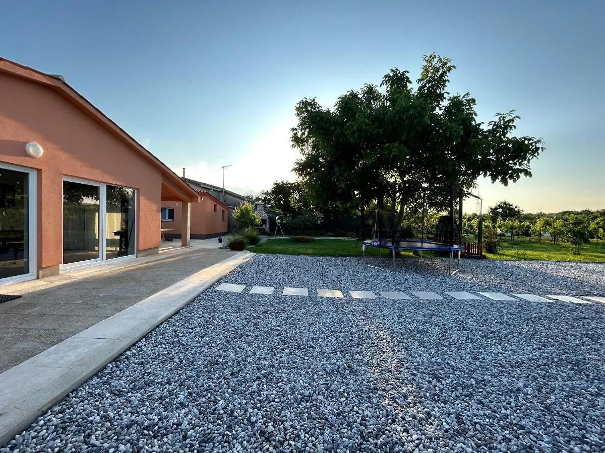Dora House With Wifi And Outdoor Swimming Pool Villa Pula