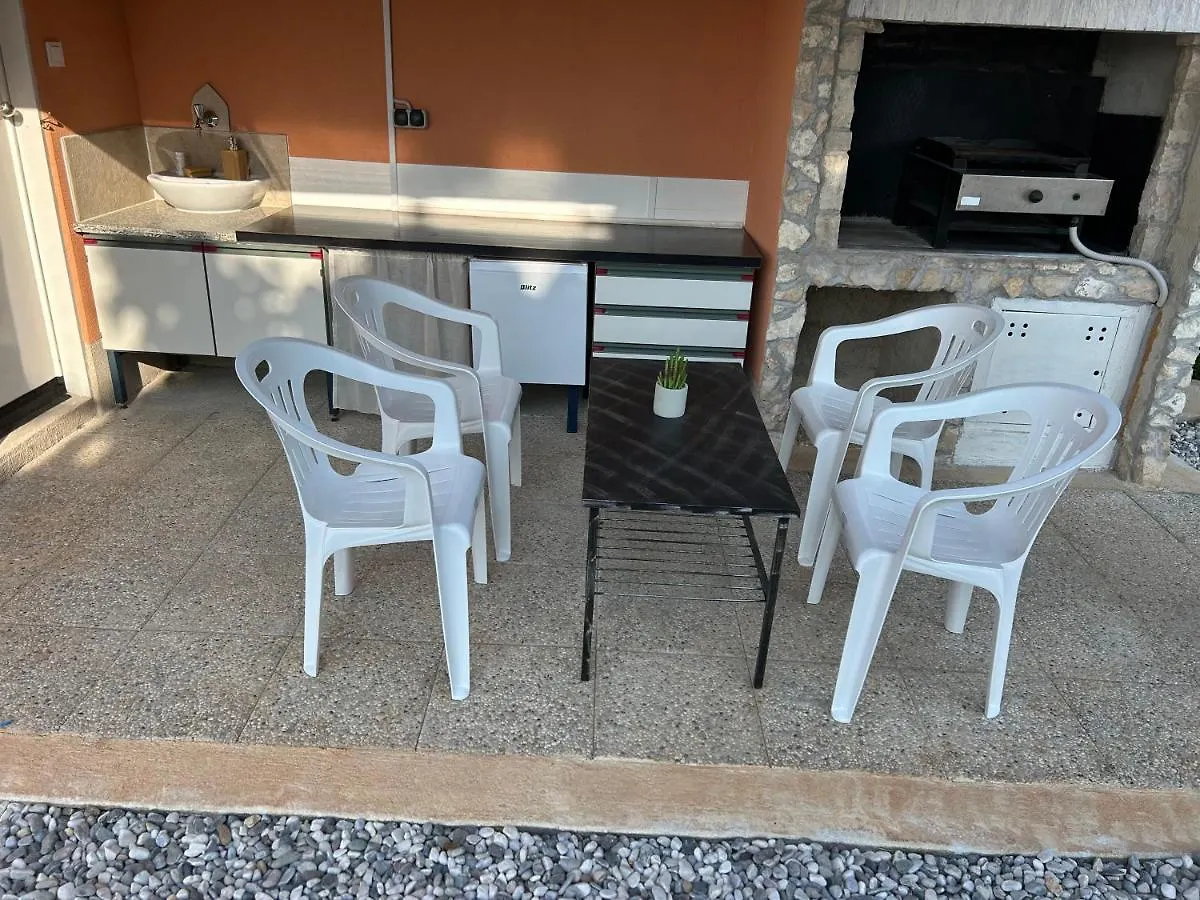 Holiday home Dora House With Wifi And Outdoor Swimming Pool Villa Pula