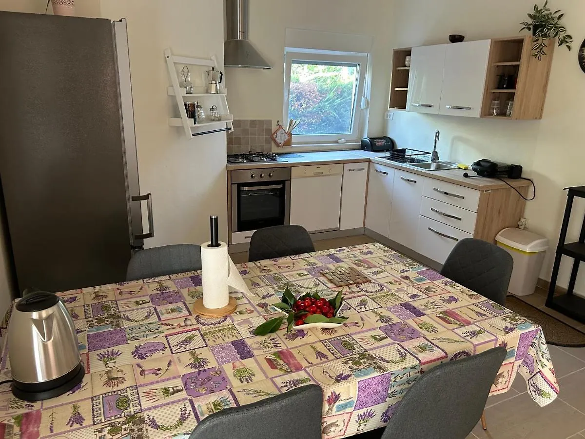 Holiday home Dora House With Wifi And Outdoor Swimming Pool Villa Pula
